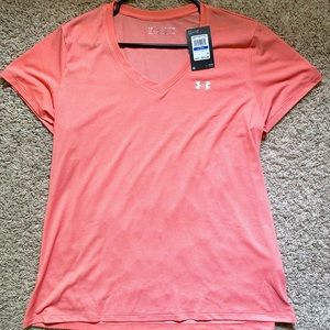 NWT Under Armour Women’s V-Neck Tee- Size XL